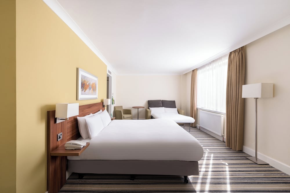Holiday Inn Glasgow East Kilbride 26/71