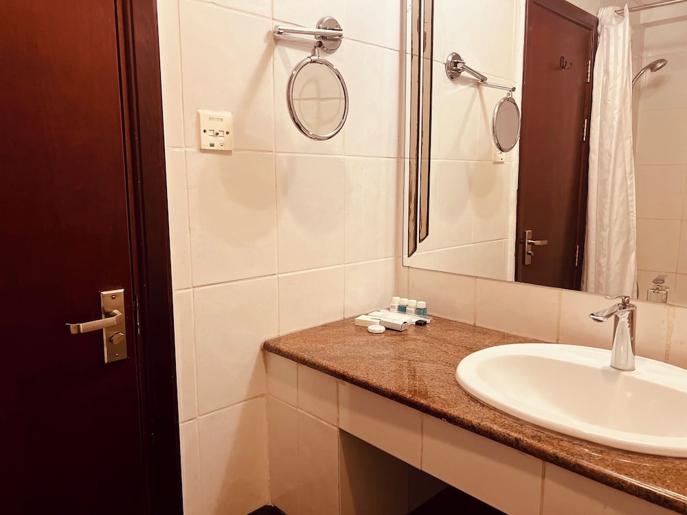 Inter Luxury Hotel 74/75