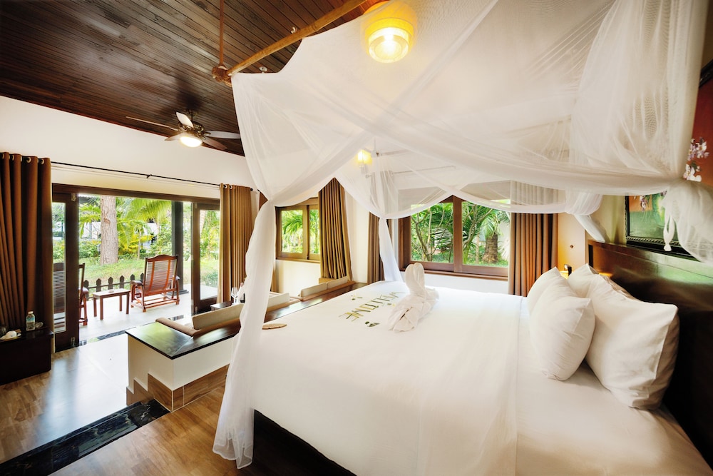 Bungalow, King Bed, Hot Tub