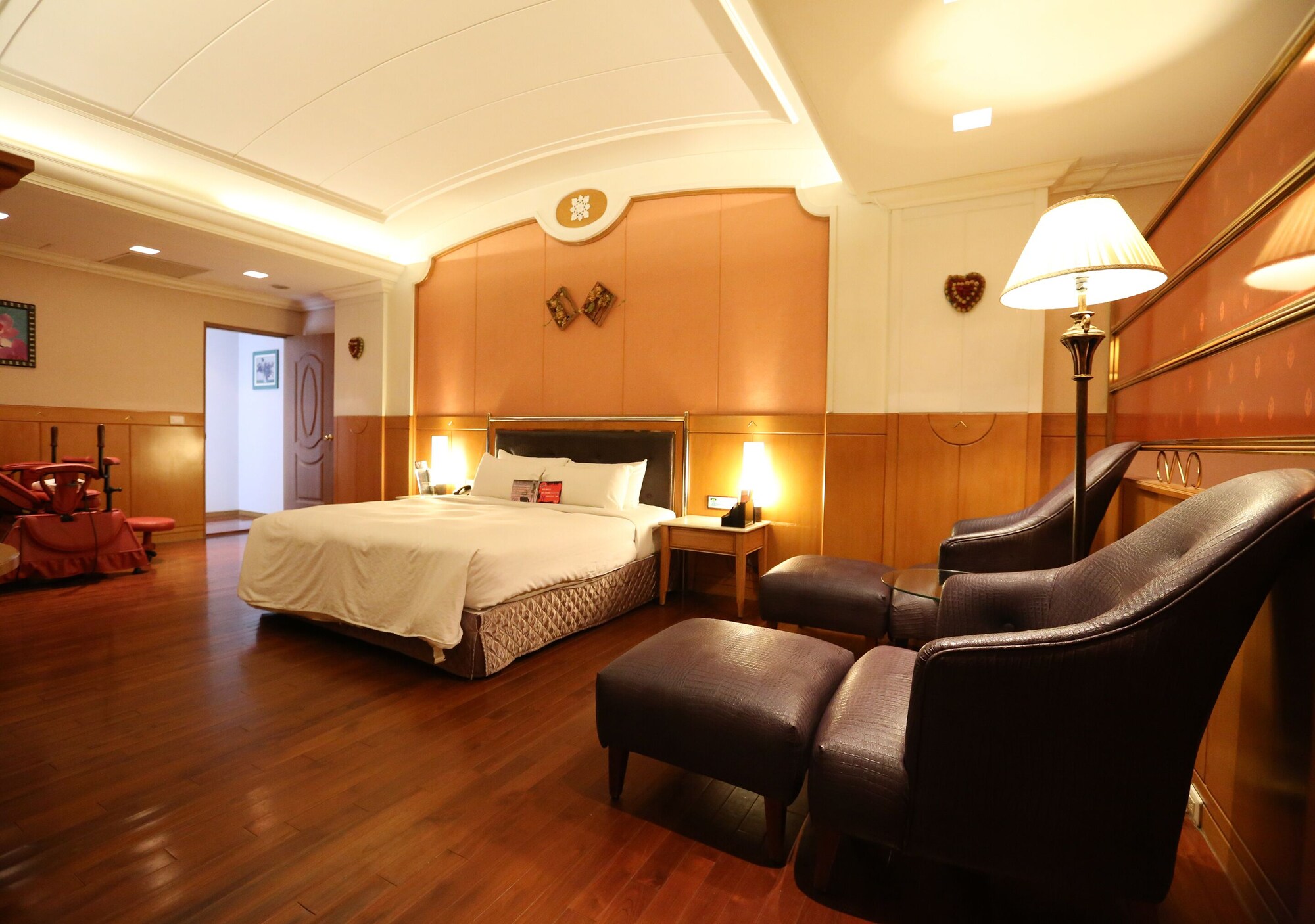 Superior, Queen Bed