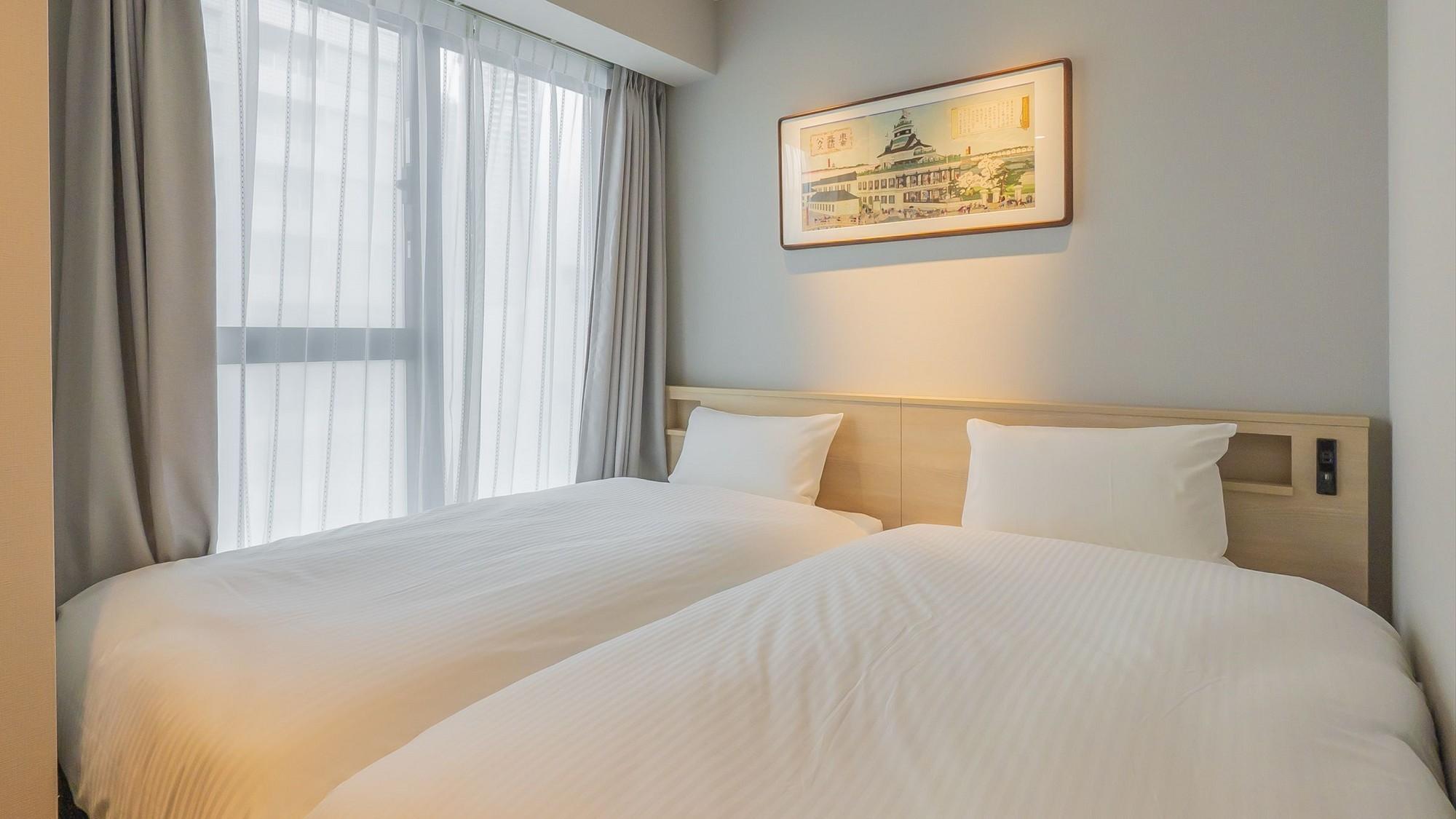 Hollywood, Standard, Twin Beds