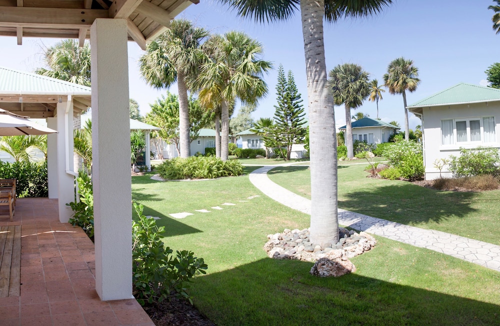 Villa Montana Beach Resort 70/75