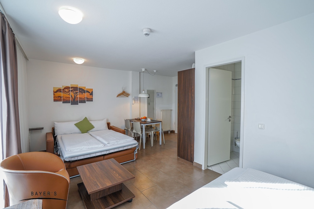 Studio, Queen Bed, Sofa, Bayers Boardinghouse & Hotel 5/8