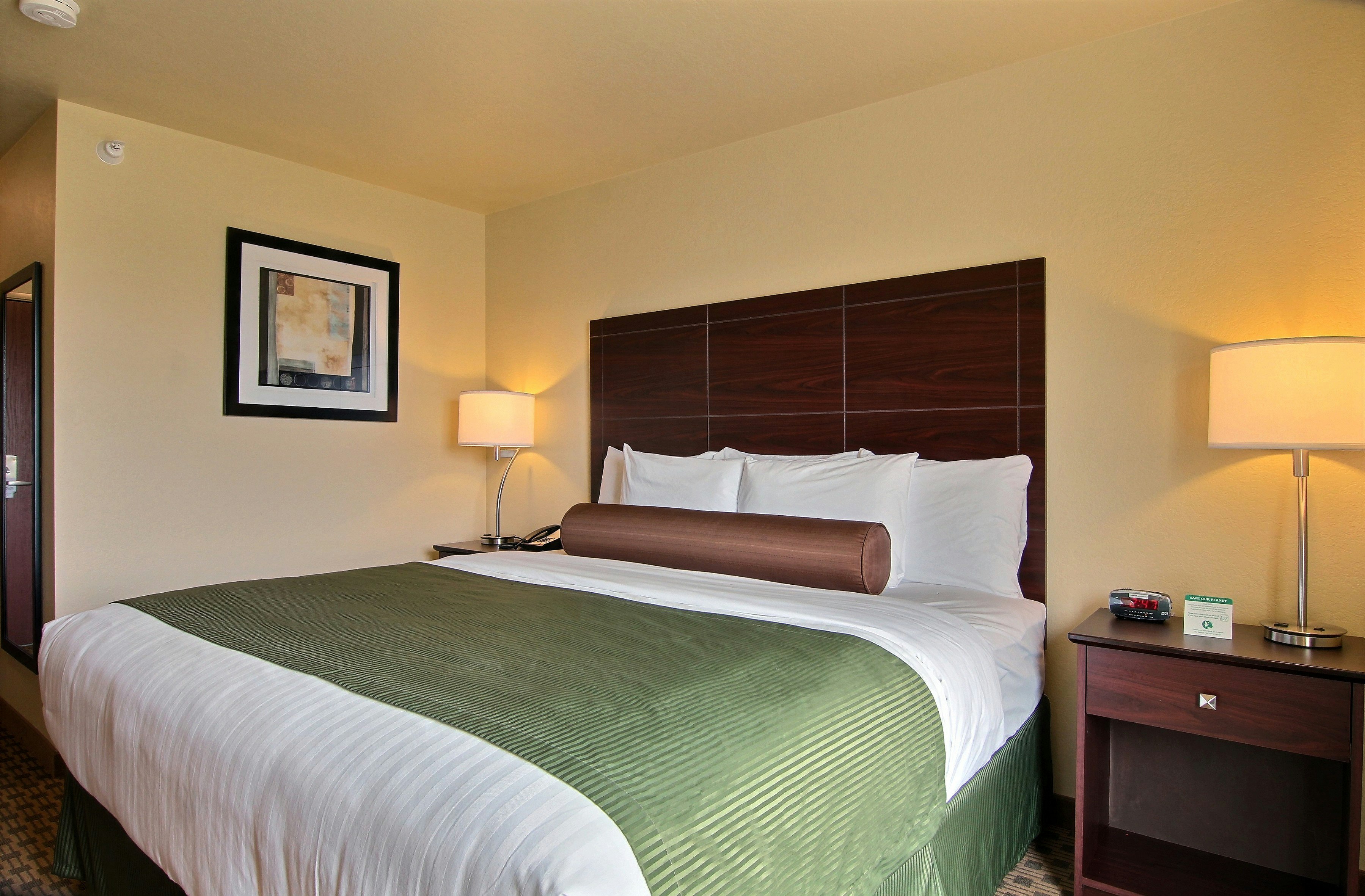 Cobblestone Inn and Suites 10/26
