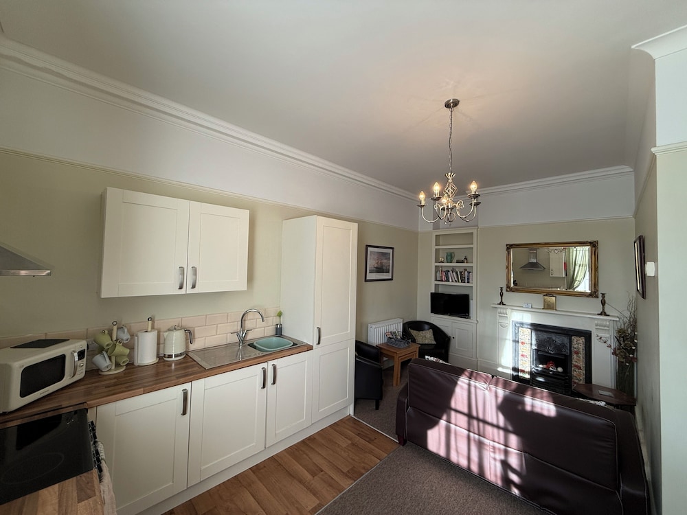 Spring Garden Guest House 46/50