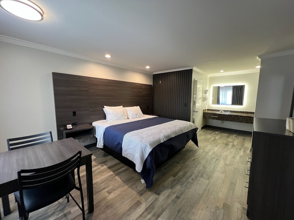 Cloud 9 Inn LAX 25/44