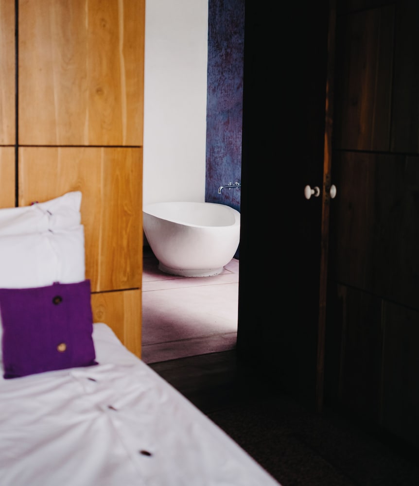 Pool, Premium, Double Bed، Utmt-Underneath The Mango Tree Hotel 4/4