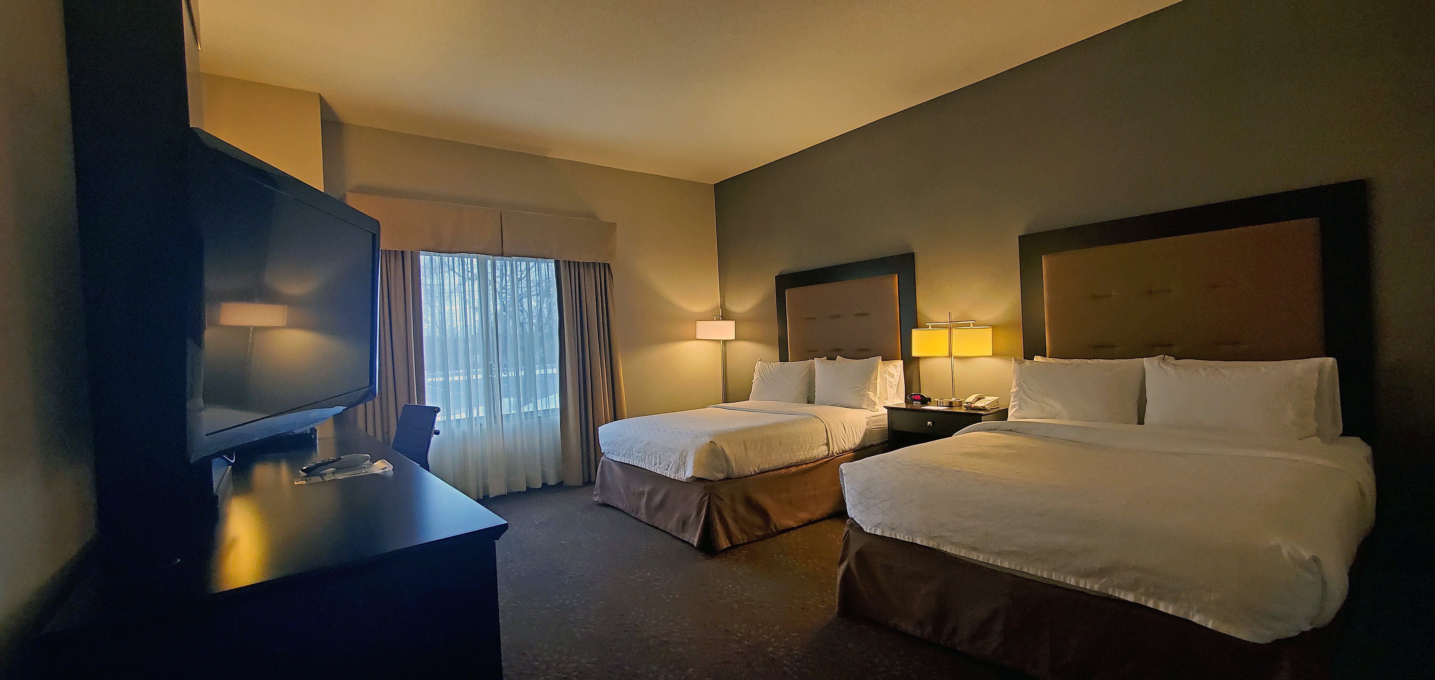 Holiday Inn Express Hotel Suites Buffalo Airport 16/58