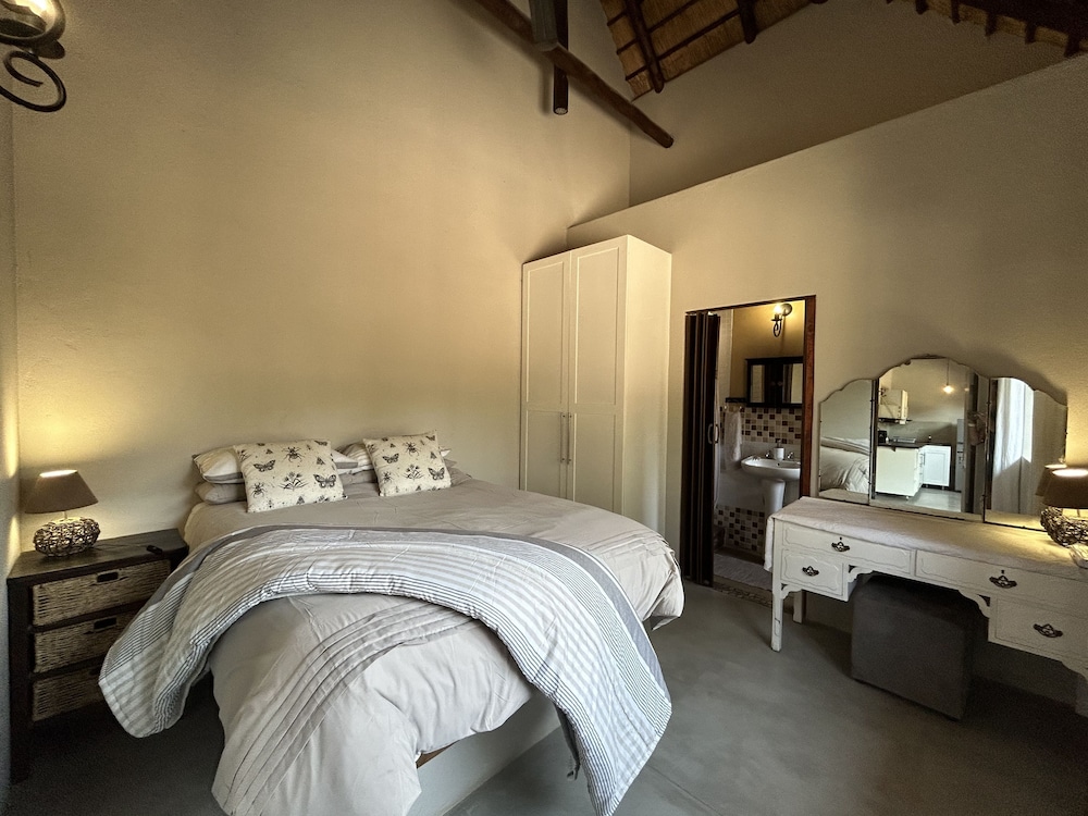 Leadwood Tree Safari Lodge 695 11/30