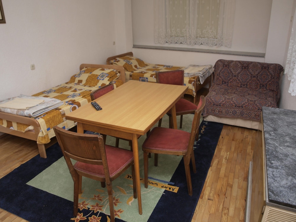 Bogdanovski Studios & Guest Rooms 29/47