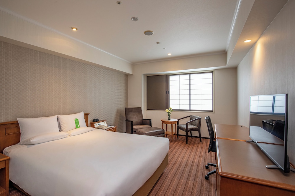 STANDARD, SINGLE, QUEEN BED