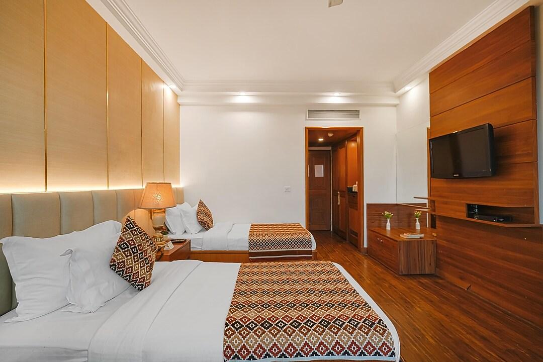 Deluxe, Double or Twin Bed