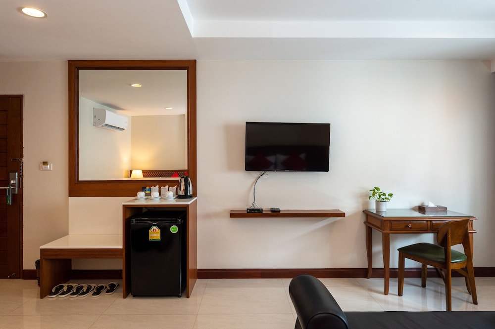 TRUE SIAM RANGNAM HOTEL 47/68