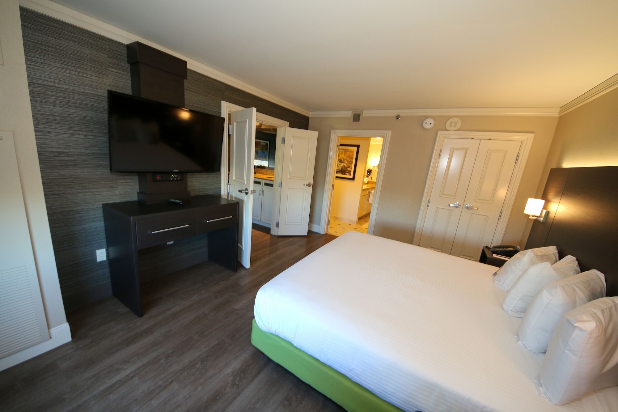Sunset, Suite, Bungalow, King Bed