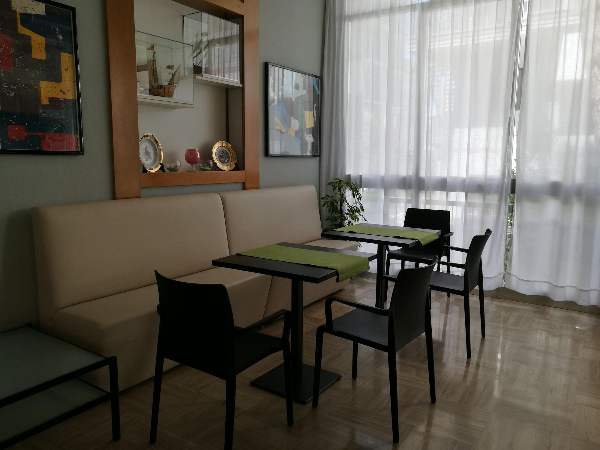 Hotel Milena 24/32