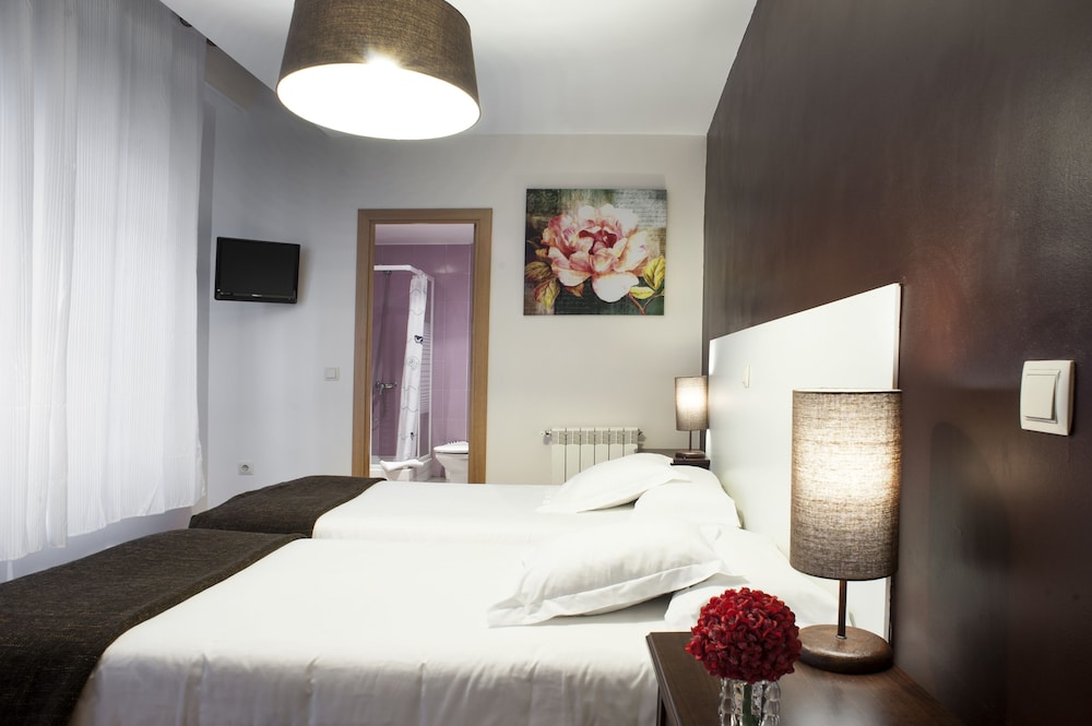 Thc Gran Via Hostel 8/28