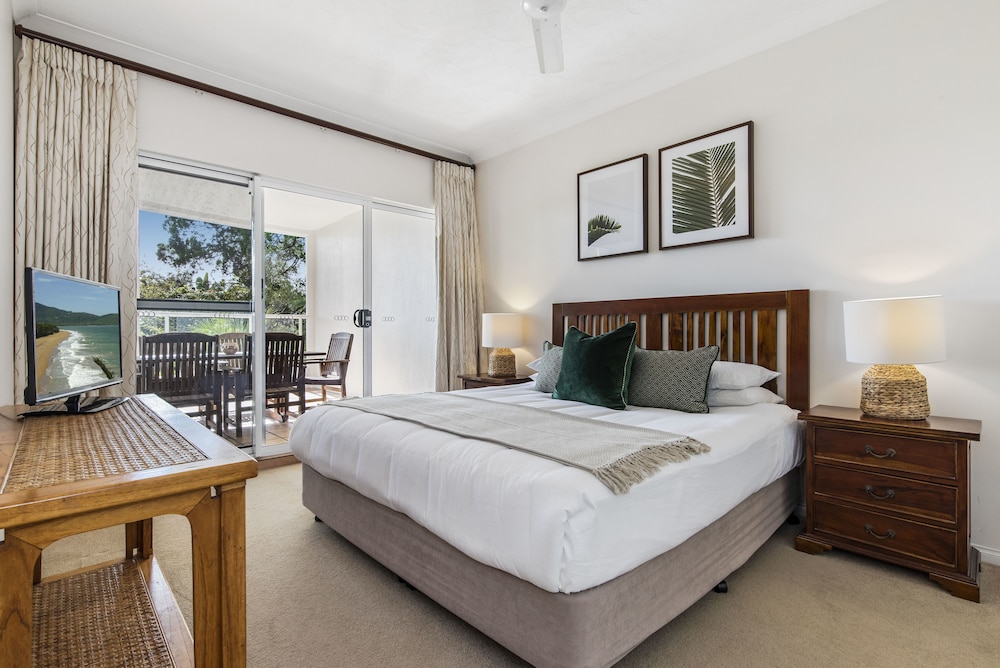 2 BEDROOMS, CLASSIC, APARTMENT, GARDEN VIEW