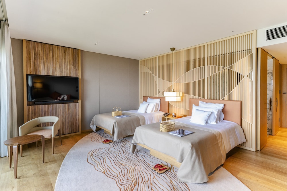 Classic, 2 Double Beds, City View, Club Lounge Access