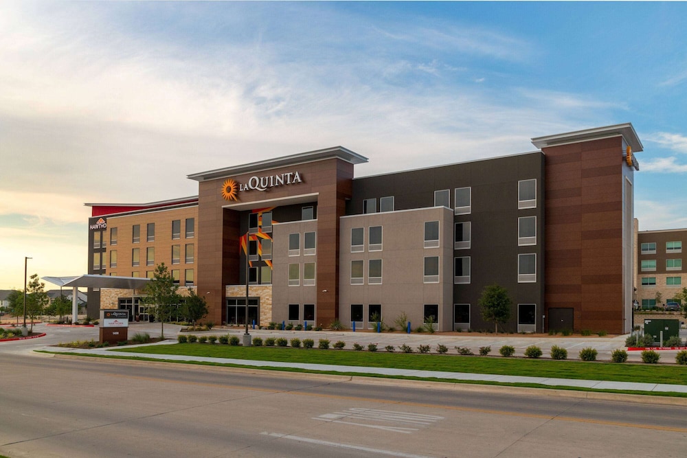 La Quinta Inn & Suites by Wyndham Pflugerville 22/28