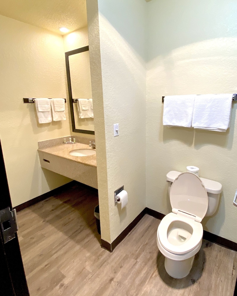 Travelers Inn 24/58