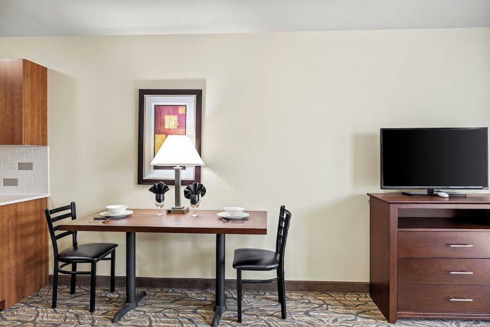 Ledgestone Hotel Vernal 56/63