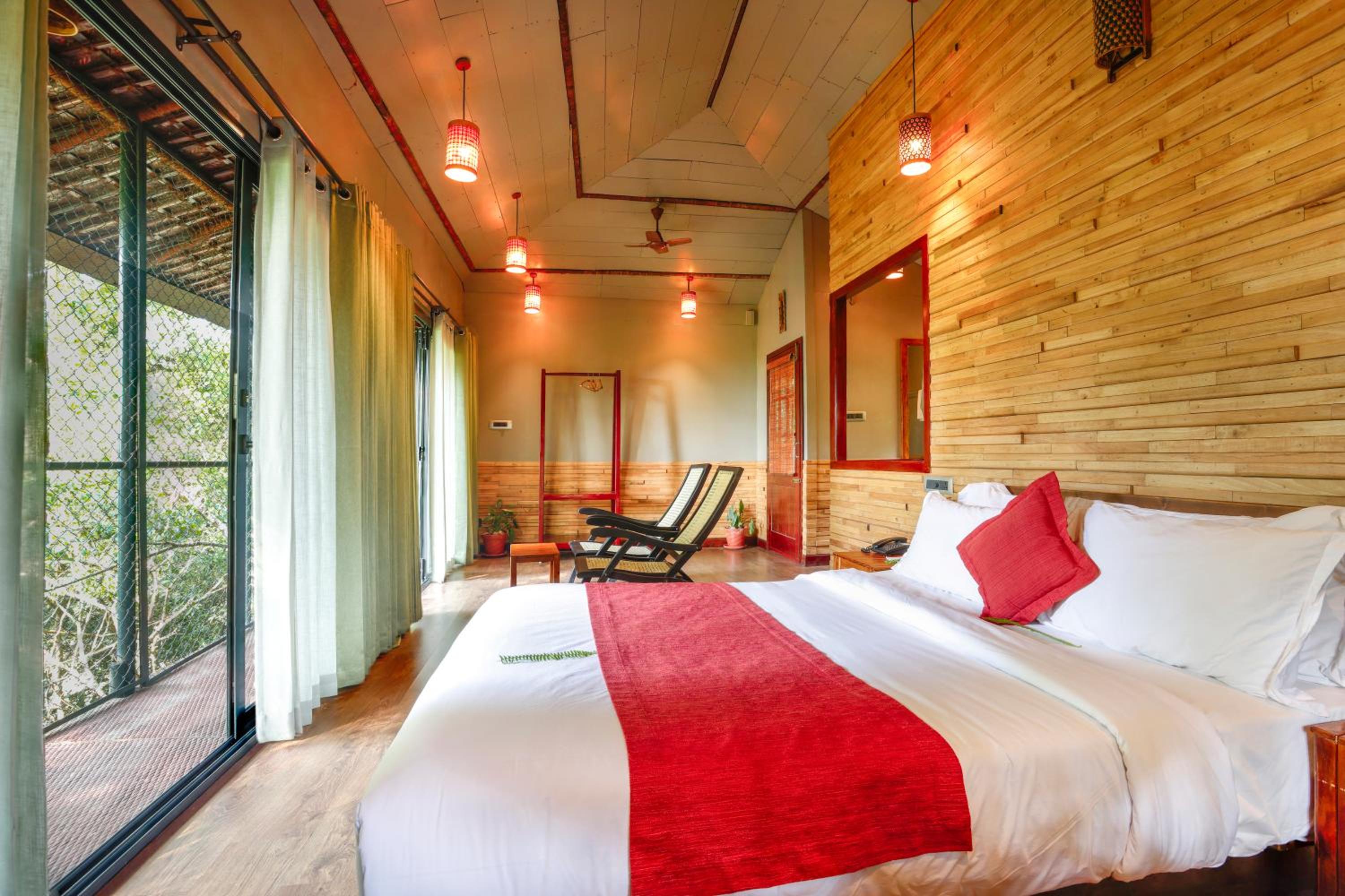 Tree House, Premium