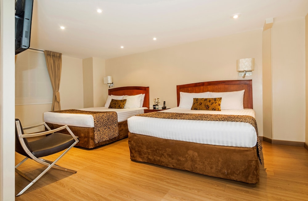 Hotel Porton Bogota 26/81