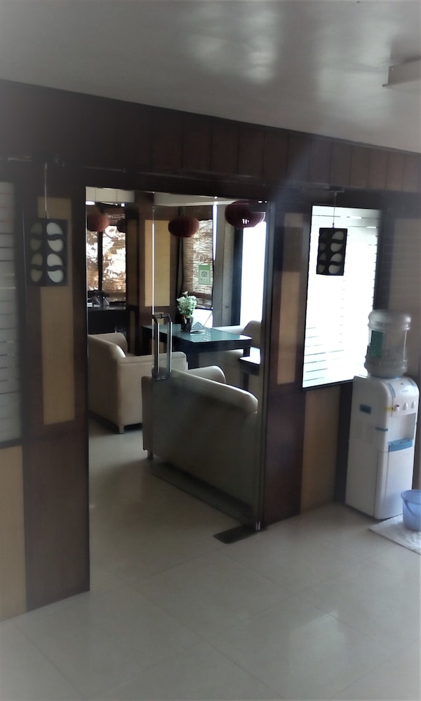 Hotel Ganesha Inn 4/50