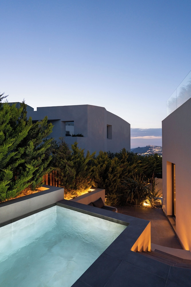 Apikia Santorini Suites - Adults Only 84/85
