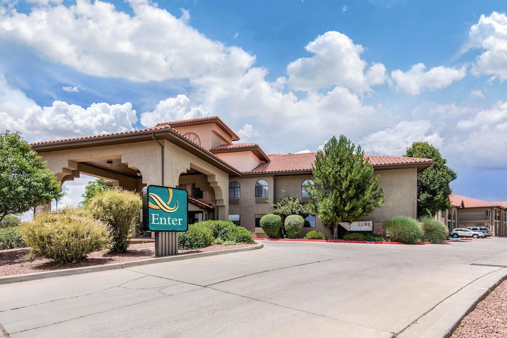 Quality Inn and Suites Gallup I-40 Exit 20 1/32