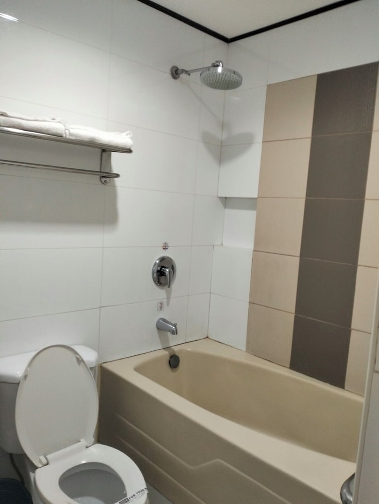 Hotel Sogo Quirino Motor Drive Inn 47/56