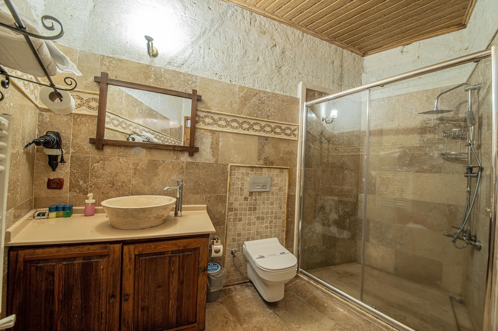 Chelebi Cave House 96/98