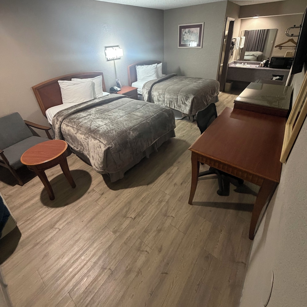 Colonial Inn 34/47
