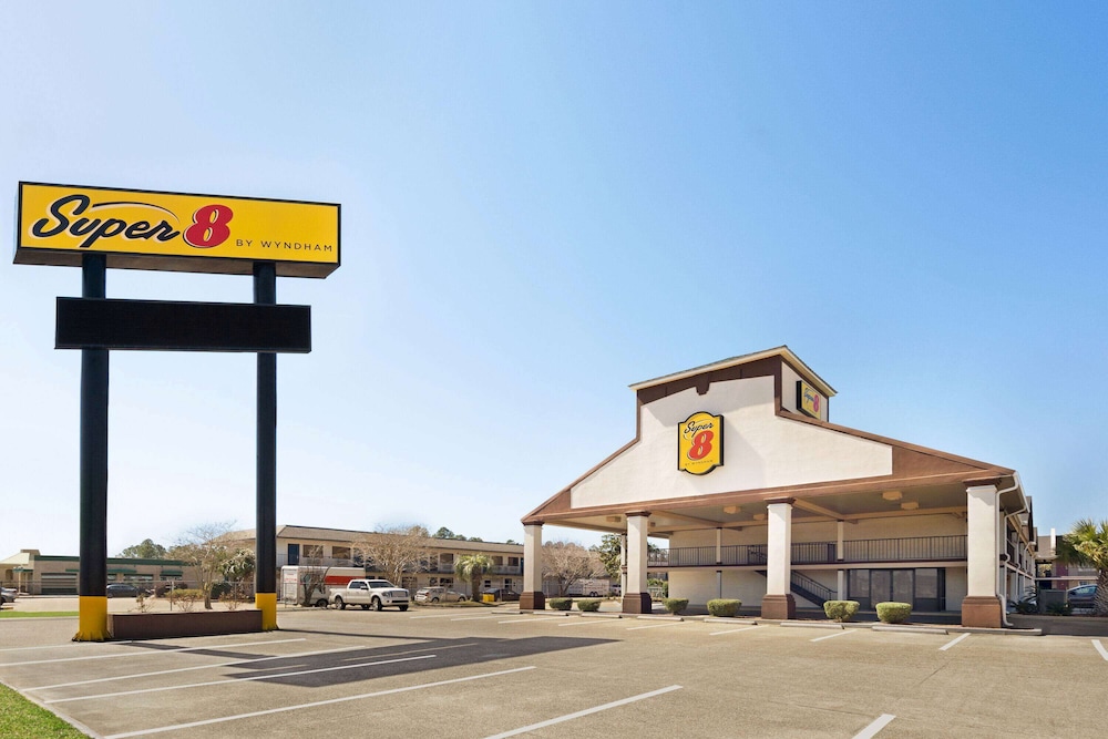 Super 8 By Wyndham Gulfport Near Biloxi 5/57