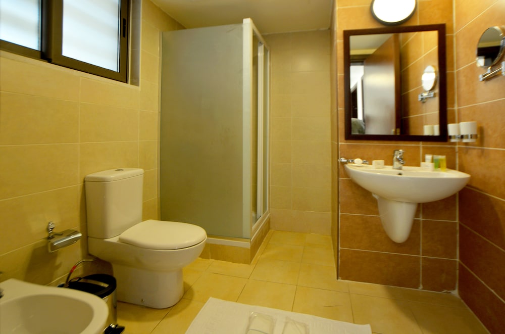 Public Security Hotel & Chalets 38/39