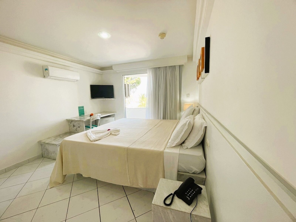 Maria Farinha Praia Hotel 54/55