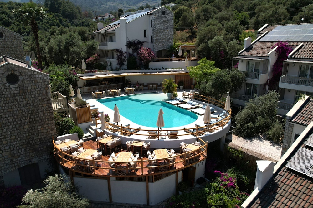 Pilos Suites 40/50