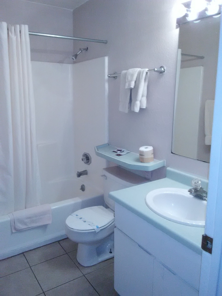 Sands Inn & Suites Lake Havasu City 59/60