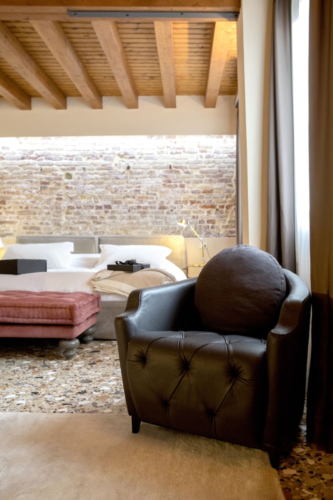 Hotel Corte di Gabriela 30/50