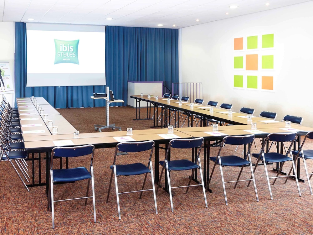 Ibis Styles Arles Palais Des Congres 40/47