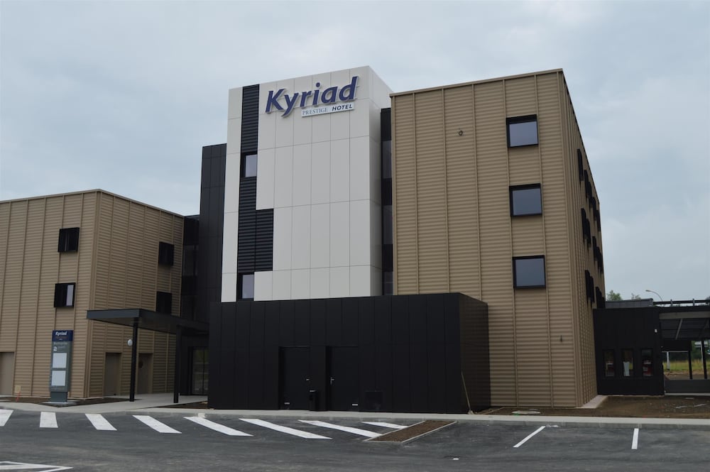 KYRIAD PRESTIGE PAU - ZENITH - PALAIS DES SPORTS 50/54