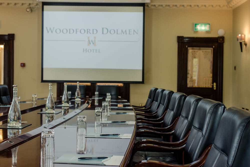 Woodford Dolmen Hotel 61/71