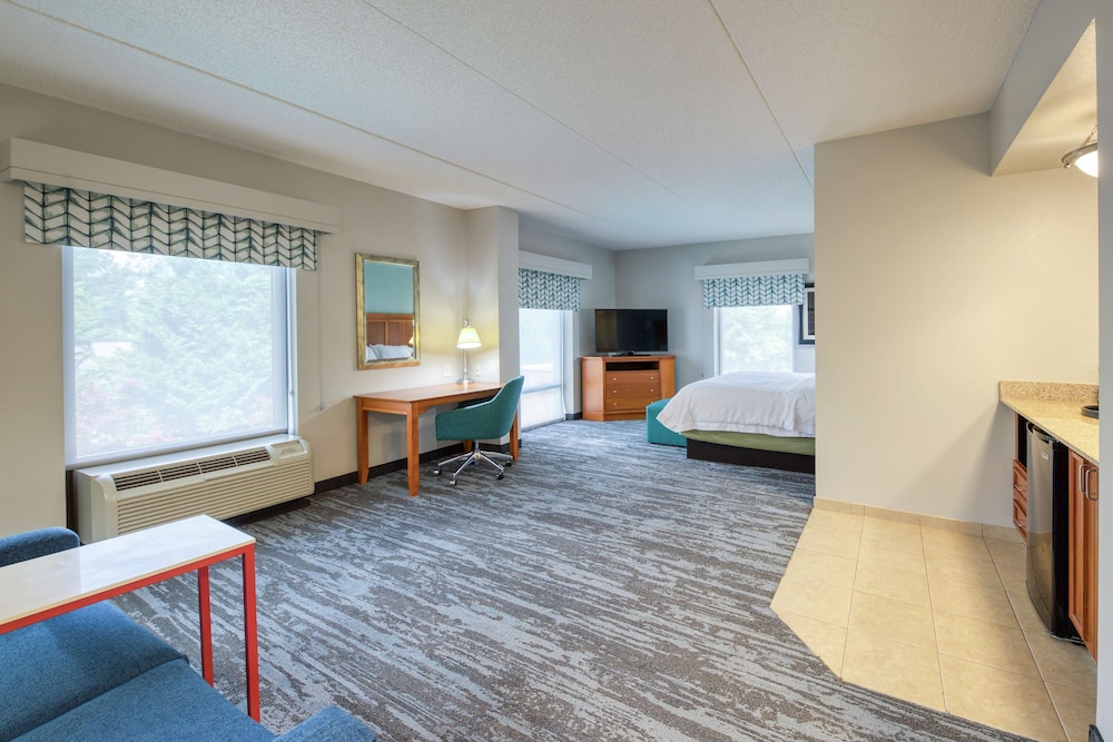 Hampton Inn Wilmington - University Area/Smith Creek Station 42/72