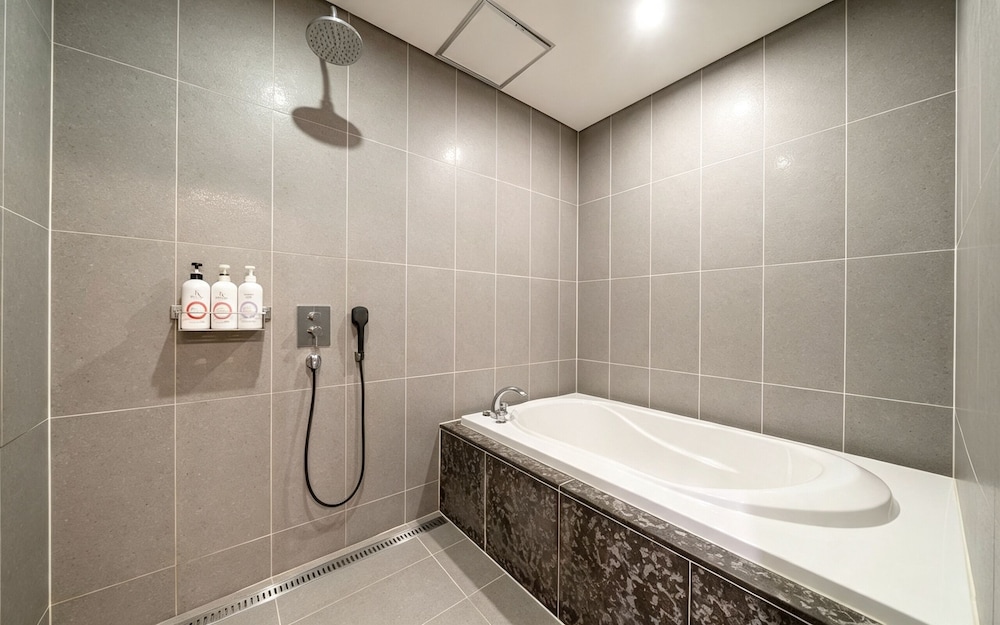 Hotel M Place 51/53