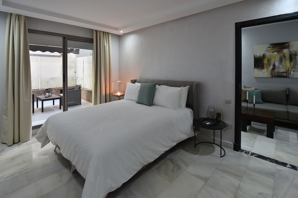 GRAND, JUNIOR SUITE, STUDIO