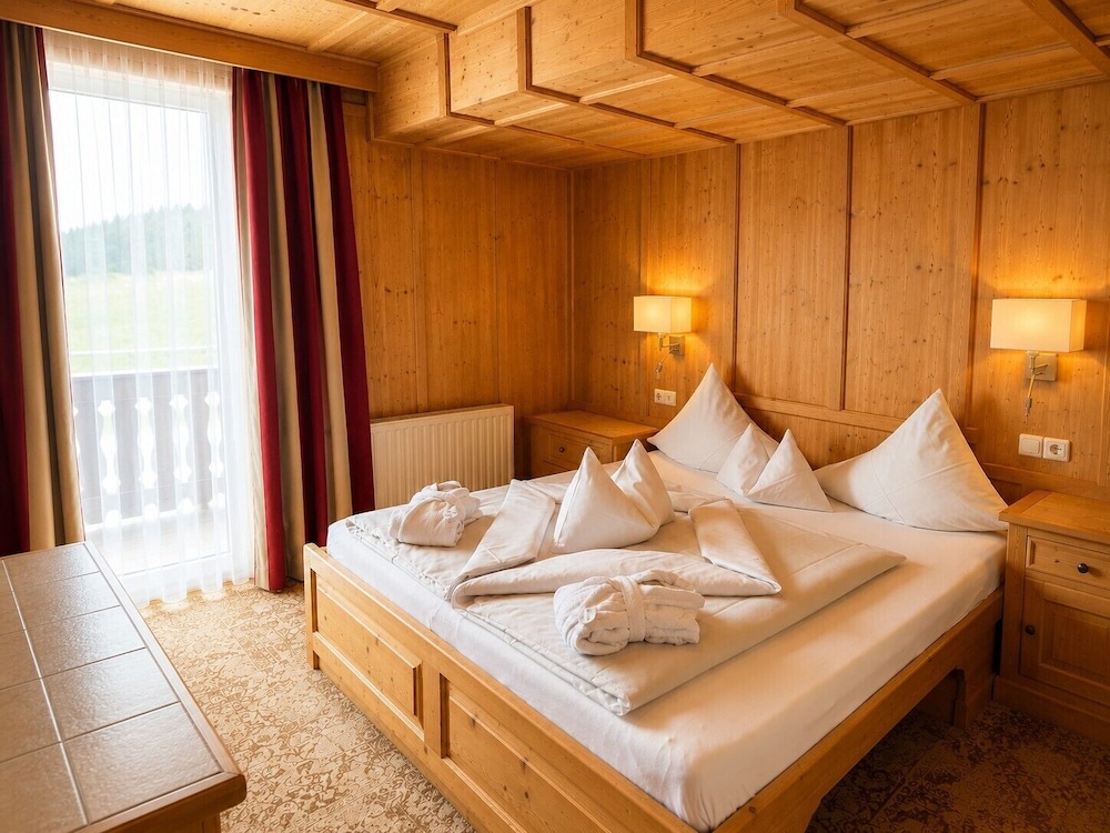 Hotel Latini 20/75