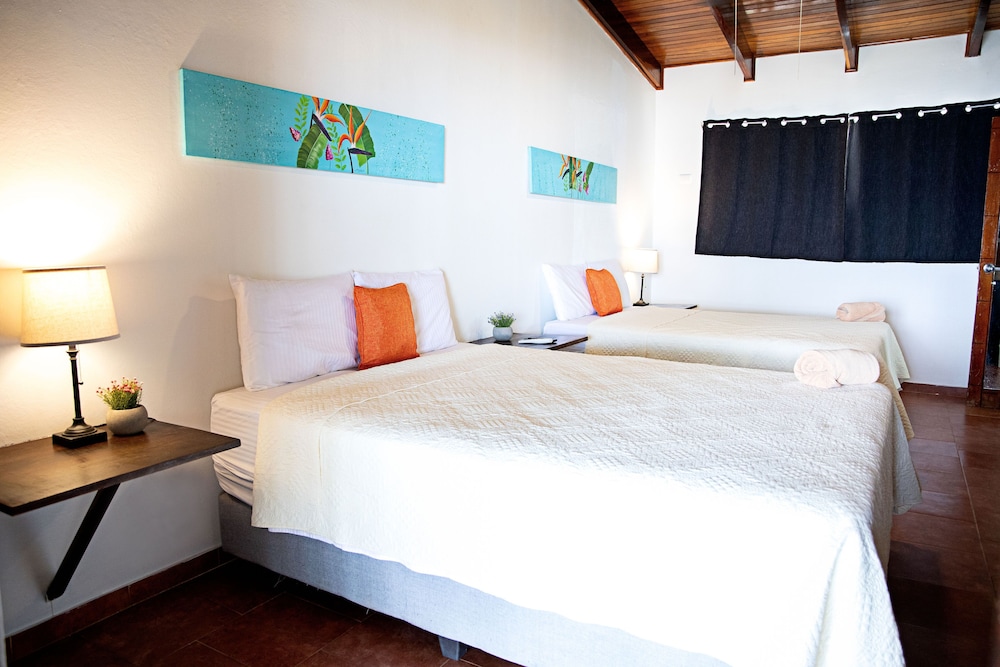 Perla de la Playa Beachfront Hotel 14/48