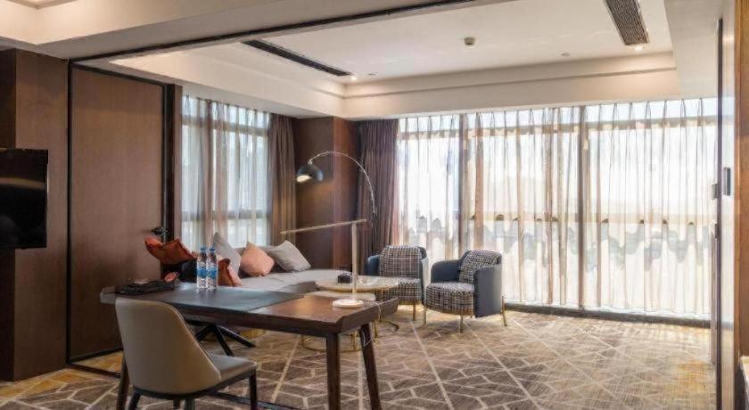 Park Lane Hotel 50/51
