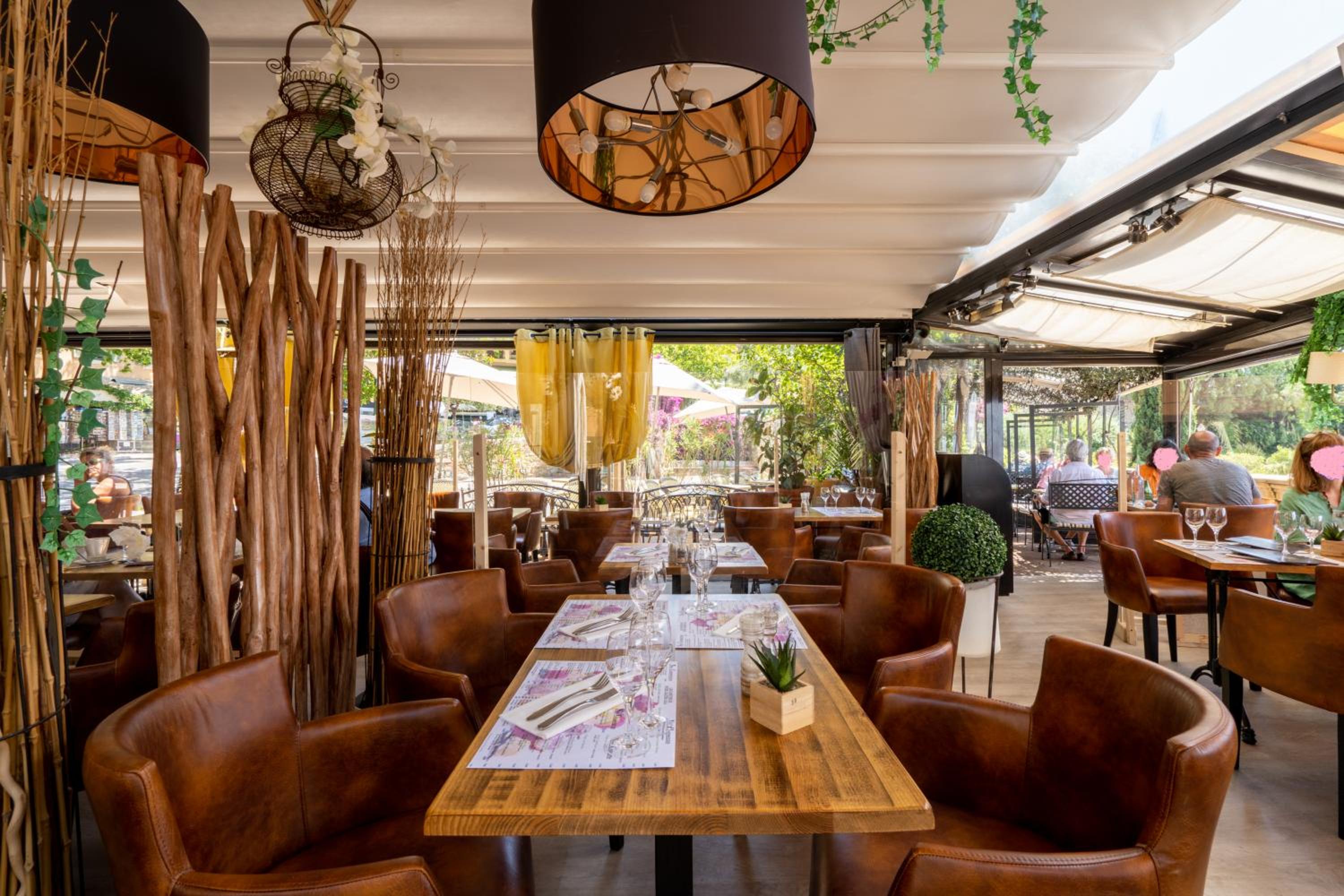 Hotel Restaurant Le Bellevue 12/16
