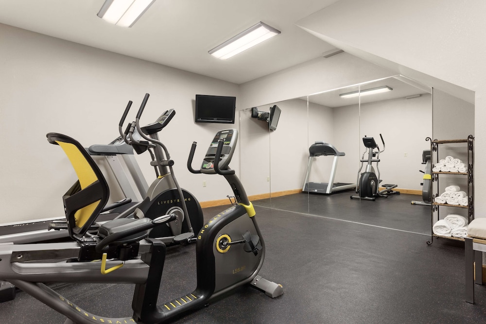 Radiant Inn and Suites Murfreesboro 23/40